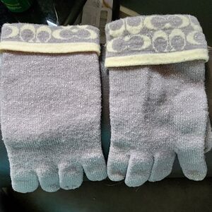 COACH Logo Knit Gloves
